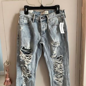 Pacsun Distressed Boyfriend Jeans in Light Wash